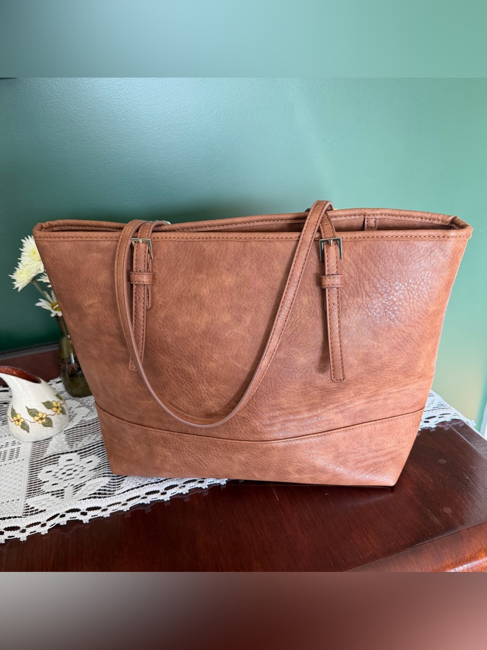 Urban Expressions Tote with Matching Pouch - Picture 2 of 13